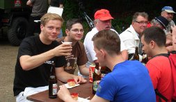 Himmelfahrtswanderung 2009 - Bier schmeckt zu allem ...